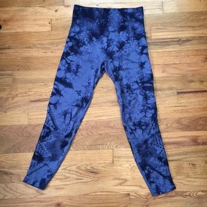 VS PINK TYE DYE COOL & COMFY LEGGINGS